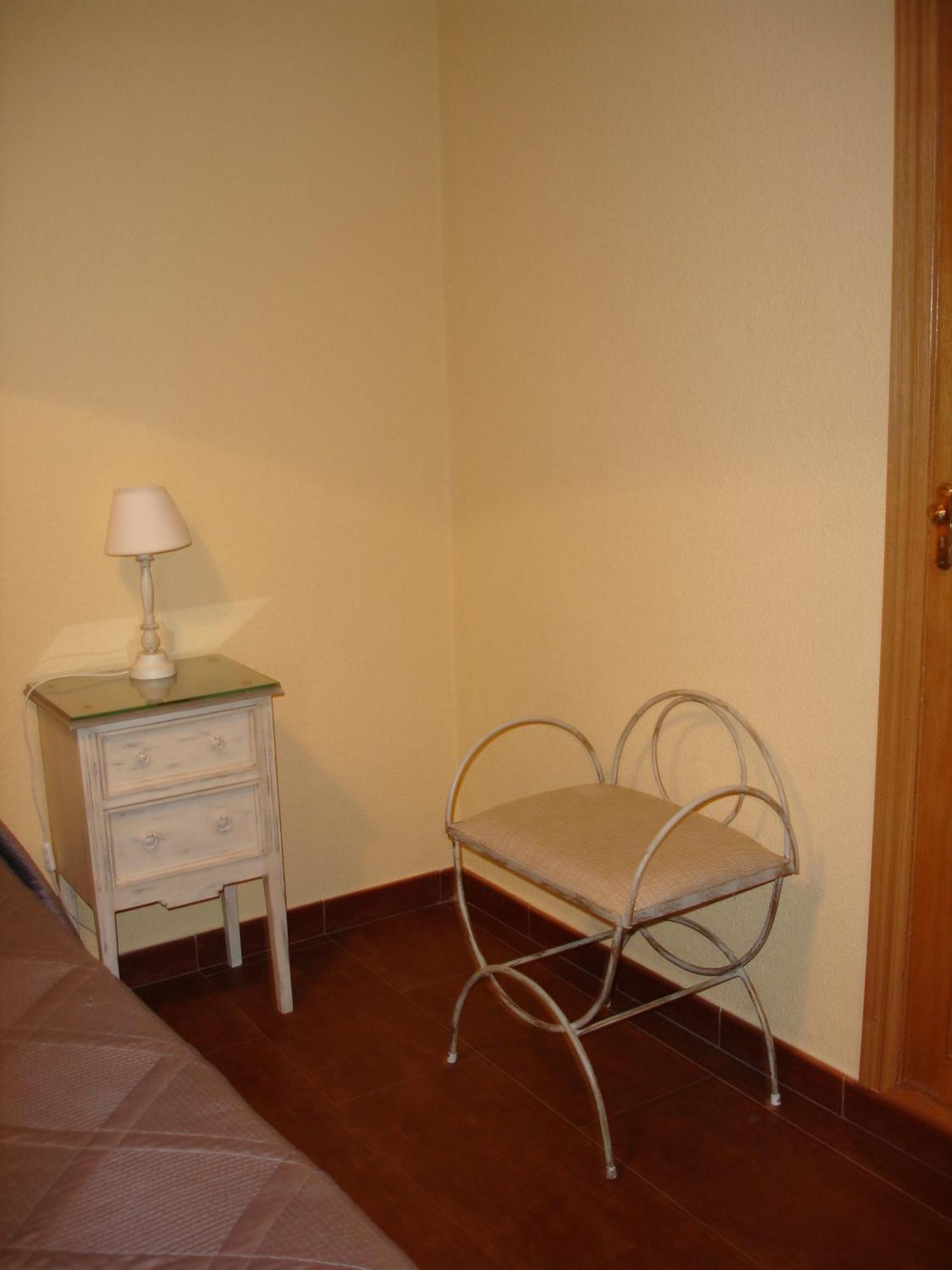 Hostal Puerta Bonita Vista Alegre Madrid Exterior foto