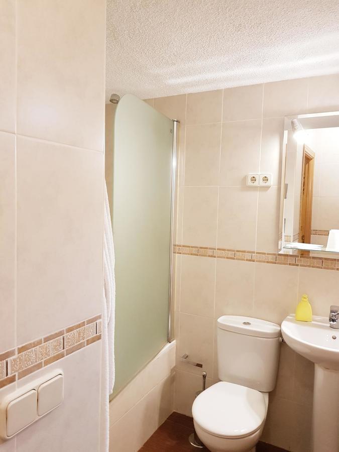 Hostal Puerta Bonita Vista Alegre Madrid Exterior foto