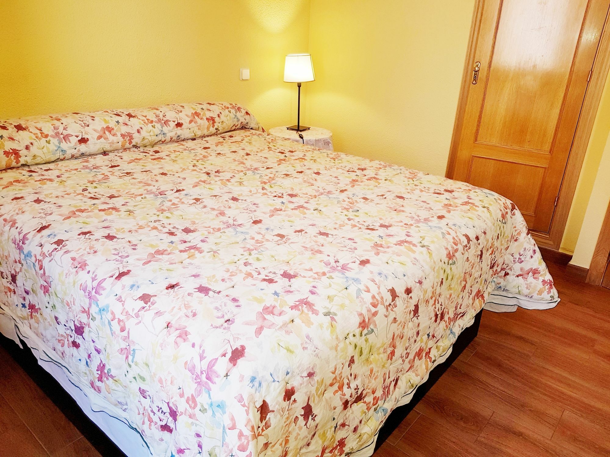 Hostal Puerta Bonita Vista Alegre Madrid Exterior foto